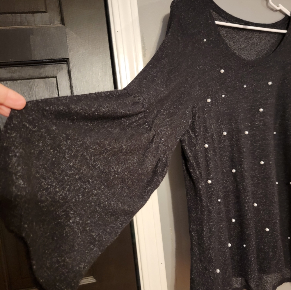 Embellished Pearl Light Sweater - Picture 4 of 4
